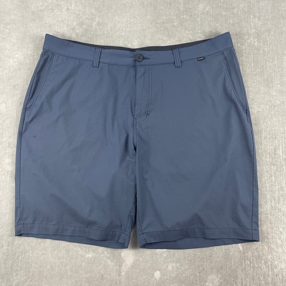 TravisMathew Men 40 Blue Golf Shorts Performance Stretch Textured